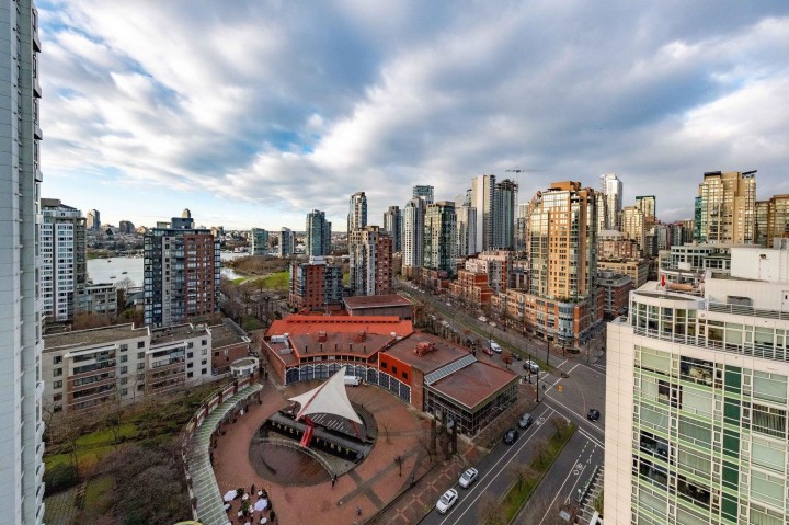 Photo 32 at 2106 - 1199 Marinaside Crescent, Yaletown, Vancouver West