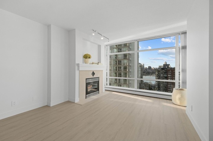 Photo 9 at 2106 - 1199 Marinaside Crescent, Yaletown, Vancouver West