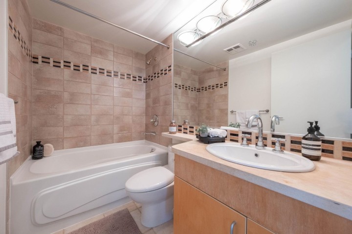 Photo 24 at 2106 - 1199 Marinaside Crescent, Yaletown, Vancouver West