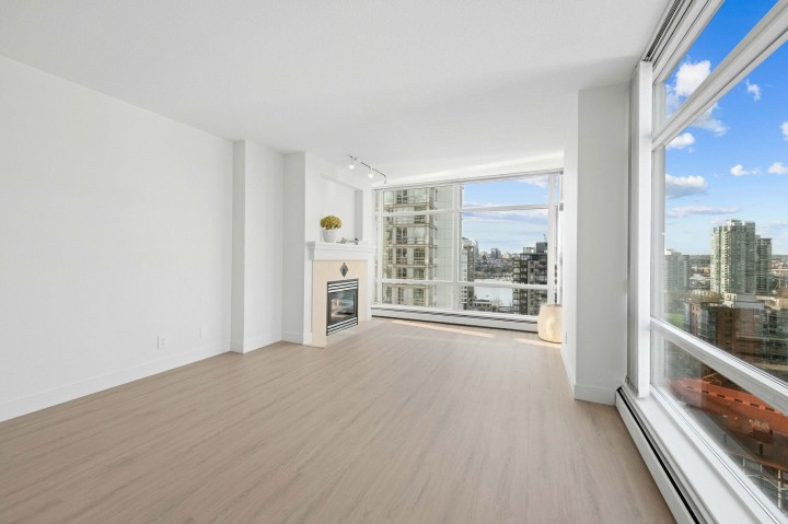 Photo 10 at 2106 - 1199 Marinaside Crescent, Yaletown, Vancouver West