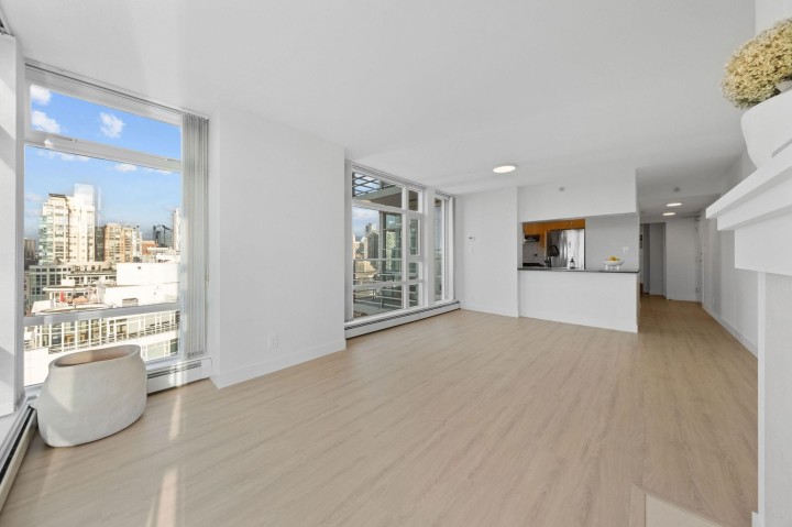 Photo 11 at 2106 - 1199 Marinaside Crescent, Yaletown, Vancouver West