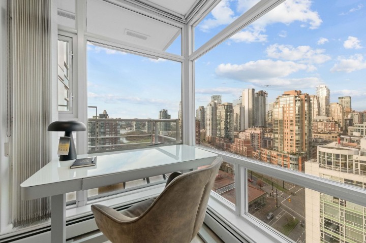 Photo 19 at 2106 - 1199 Marinaside Crescent, Yaletown, Vancouver West