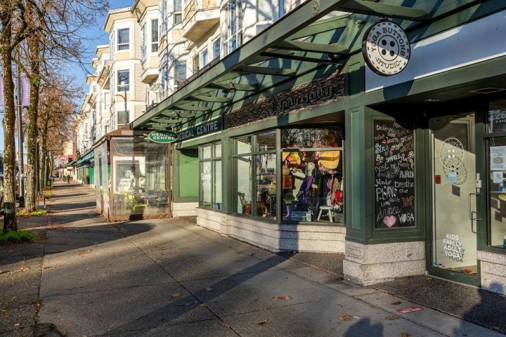 Photo 17 at 307 - 2545 W Broadway, Kitsilano, Vancouver West