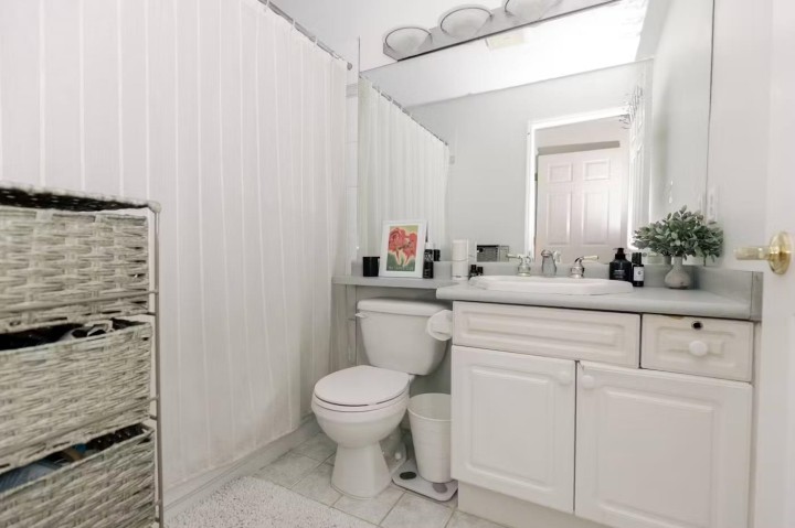 Photo 14 at 307 - 2545 W Broadway, Kitsilano, Vancouver West