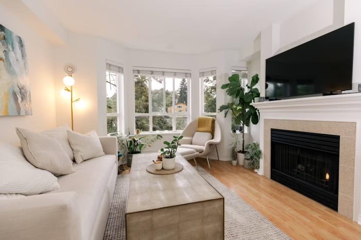 Photo 8 at 307 - 2545 W Broadway, Kitsilano, Vancouver West