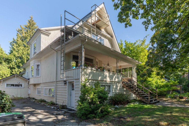 Photo 2 at 2483 W 6th Avenue, Kitsilano, Vancouver West