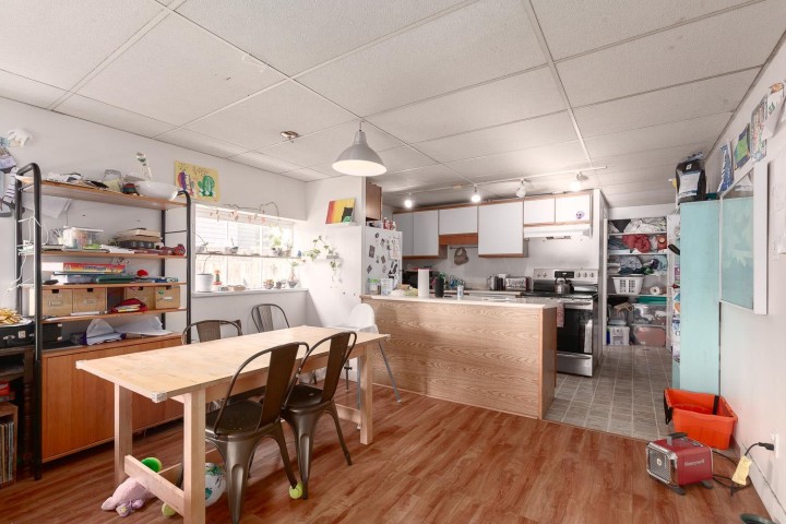 Photo 17 at 2483 W 6th Avenue, Kitsilano, Vancouver West