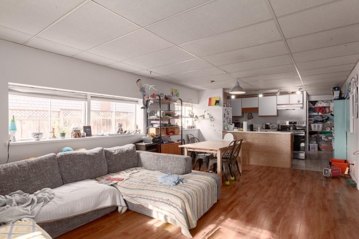 Photo 16 at 2483 W 6th Avenue, Kitsilano, Vancouver West