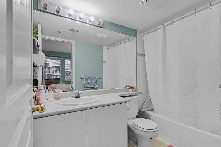 Photo 14 at 64 - 2727 E Kent Avenue North, South Marine, Vancouver East