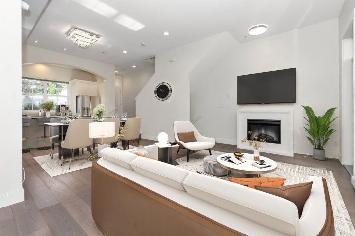 Photo 2 at 765 W 42nd Avenue, Oakridge VW, Vancouver West