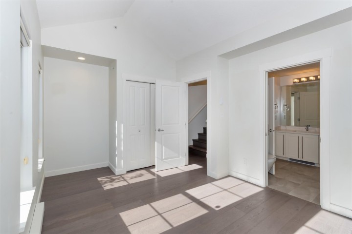 Photo 12 at 765 W 42nd Avenue, Oakridge VW, Vancouver West