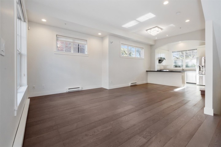 Photo 5 at 765 W 42nd Avenue, Oakridge VW, Vancouver West