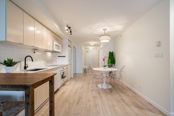 Photo 5 at 1907 - 788 Hamilton Street, Downtown VW, Vancouver West