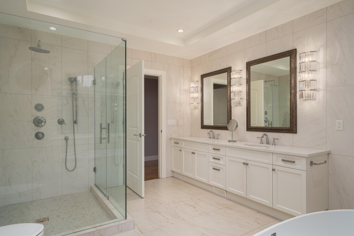 Photo 17 at 920 3rd Street, Cedardale, West Vancouver