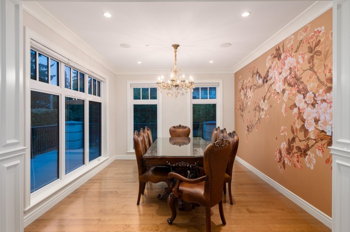 Photo 7 at 920 3rd Street, Cedardale, West Vancouver