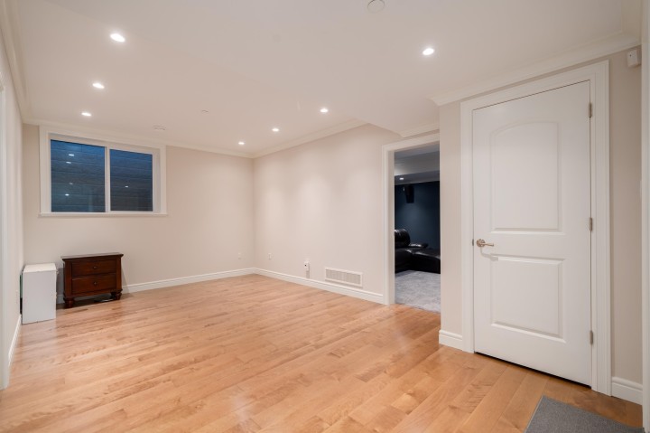 Photo 24 at 920 3rd Street, Cedardale, West Vancouver