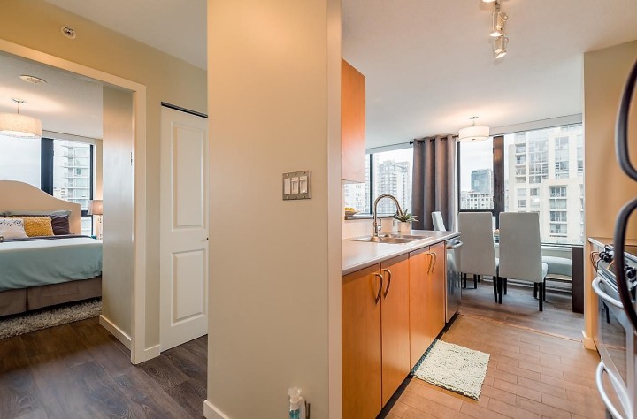 Photo 10 at 1801 - 1295 Richards Street, Downtown VW, Vancouver West