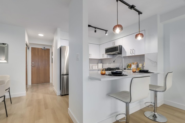 Photo 7 at 1209 - 63 Keefer Place, Downtown VW, Vancouver West