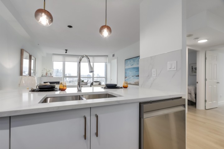 Photo 4 at 1209 - 63 Keefer Place, Downtown VW, Vancouver West