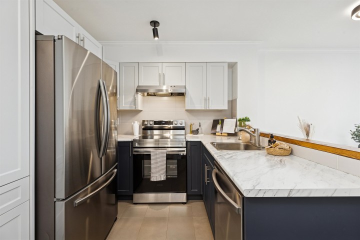 Photo 10 at PH5 - 1503 W 66th Avenue, S.W. Marine, Vancouver West