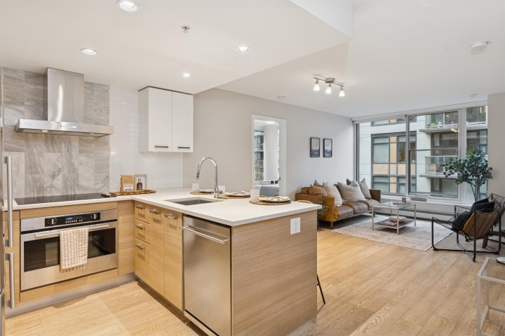 Photo 7 at 329 - 1783 Manitoba Street, False Creek, Vancouver West