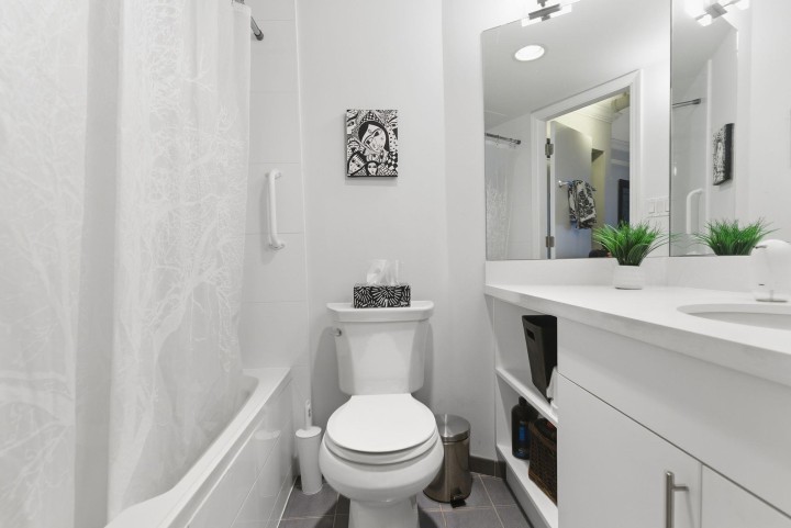 Photo 17 at 203 - 2405 W 2nd Avenue, Kitsilano, Vancouver West
