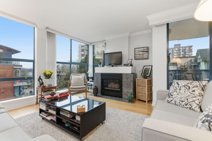 Photo 3 at 203 - 2405 W 2nd Avenue, Kitsilano, Vancouver West