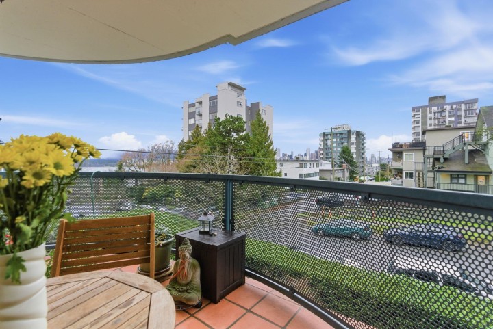 Photo 1 at 203 - 2405 W 2nd Avenue, Kitsilano, Vancouver West