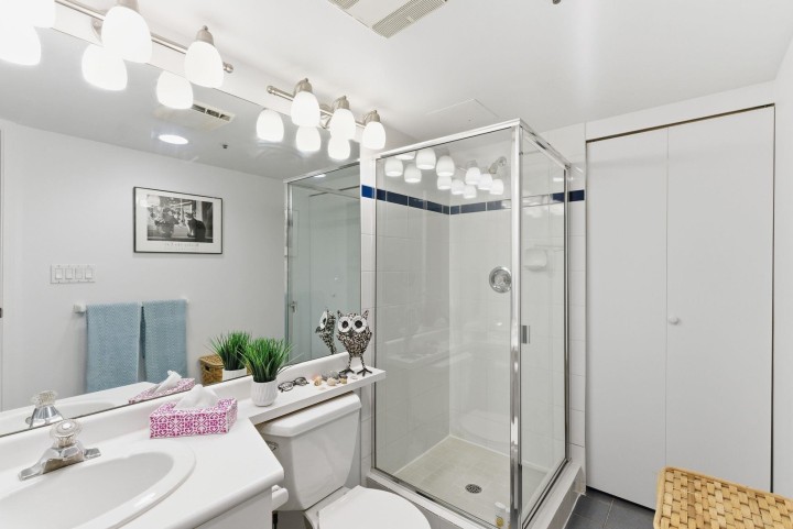 Photo 19 at 203 - 2405 W 2nd Avenue, Kitsilano, Vancouver West