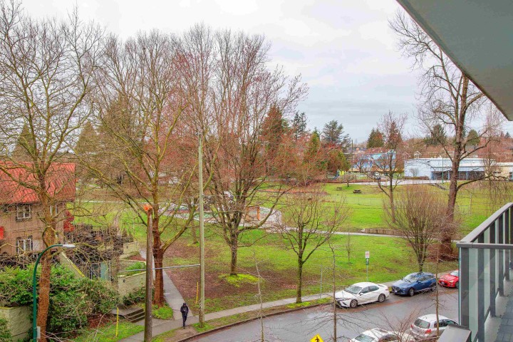 Photo 21 at 402 - 8238 Lord Street, Marpole, Vancouver West