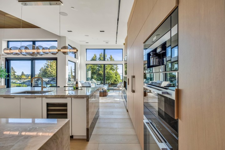 Photo 12 at 2423 Mathers Avenue, Dundarave, West Vancouver