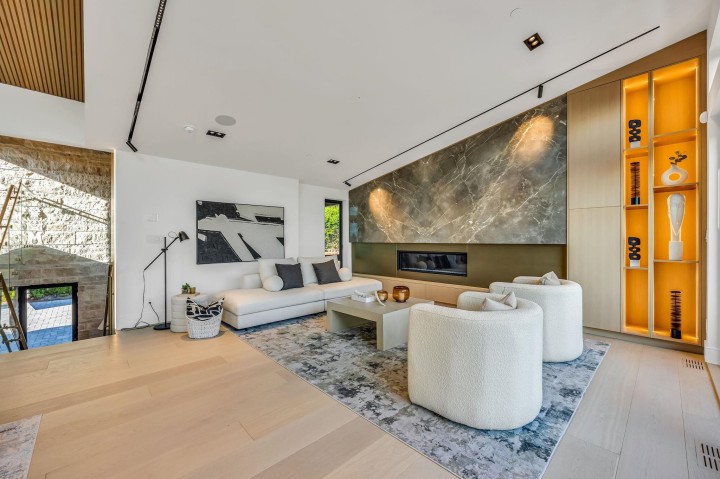 Photo 5 at 2423 Mathers Avenue, Dundarave, West Vancouver