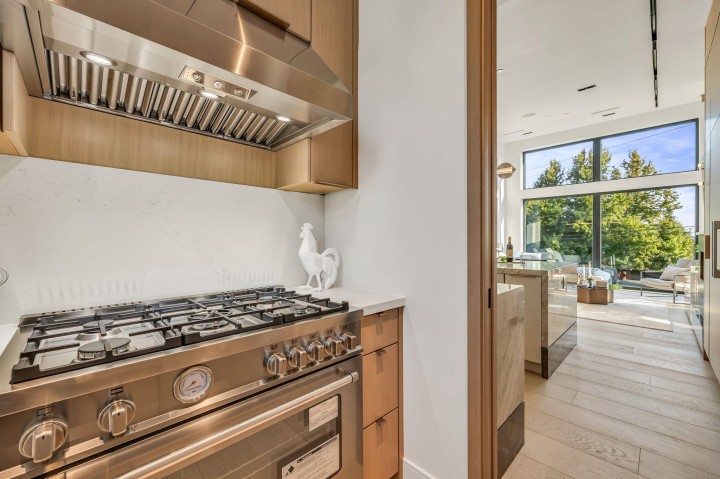 Photo 11 at 2423 Mathers Avenue, Dundarave, West Vancouver