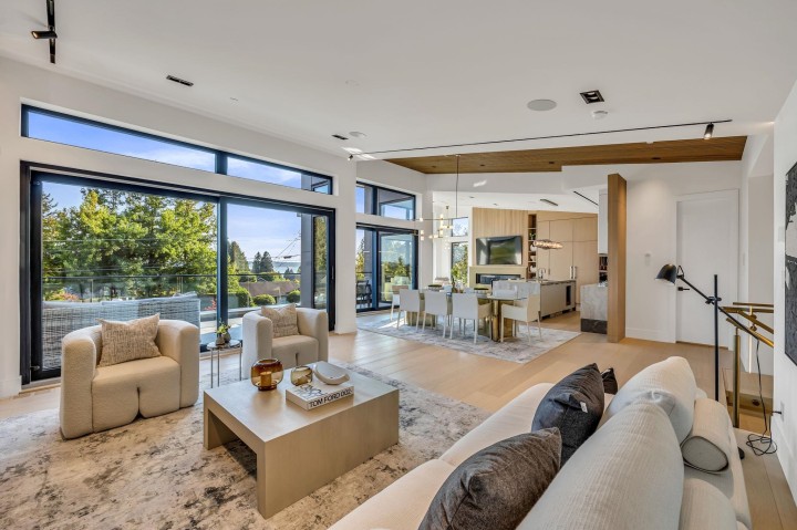 Photo 4 at 2423 Mathers Avenue, Dundarave, West Vancouver