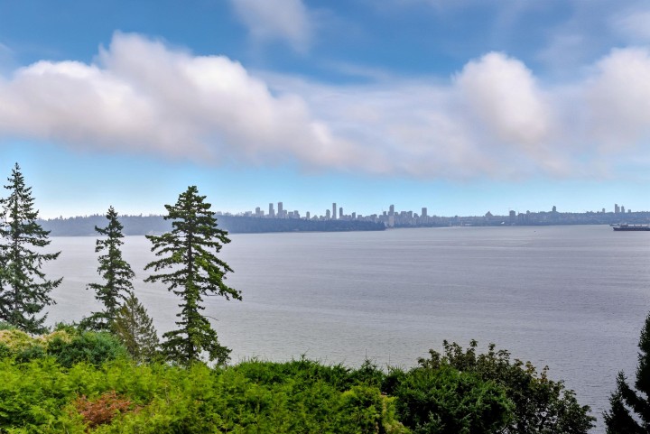 Photo 2 at 3654 Creery Avenue, West Bay, West Vancouver