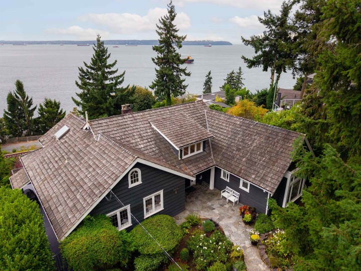 Photo 3 at 3654 Creery Avenue, West Bay, West Vancouver