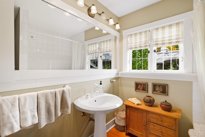 Photo 24 at 3654 Creery Avenue, West Bay, West Vancouver