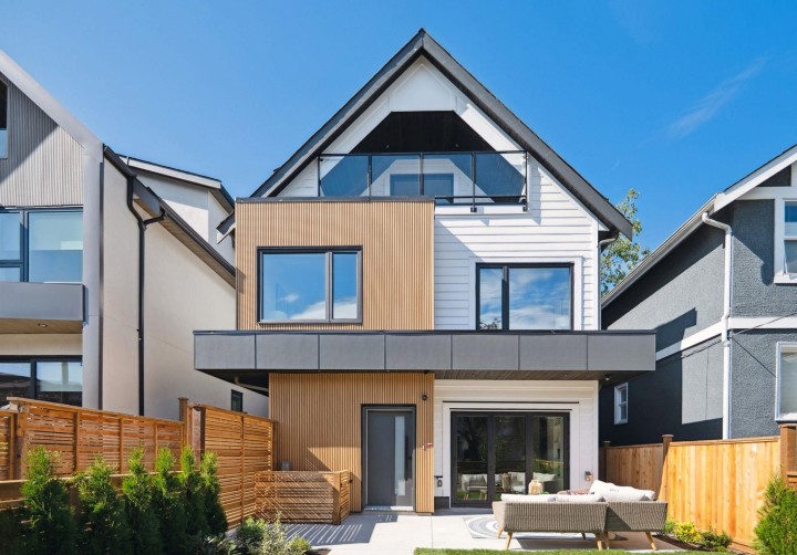 Photo 2 at #1 - 1079 E 14th Avenue, Mount Pleasant VE, Vancouver East