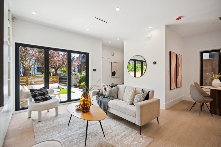 Photo 6 at #1 - 1079 E 14th Avenue, Mount Pleasant VE, Vancouver East