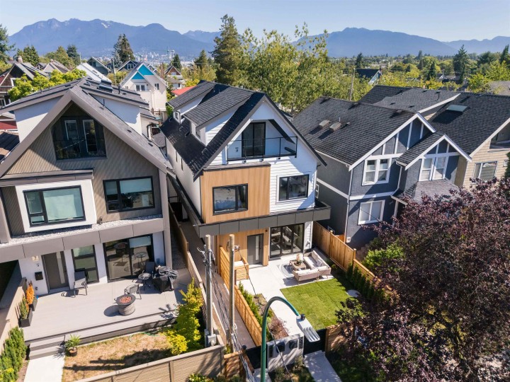 Photo 1 at #1 - 1079 E 14th Avenue, Mount Pleasant VE, Vancouver East