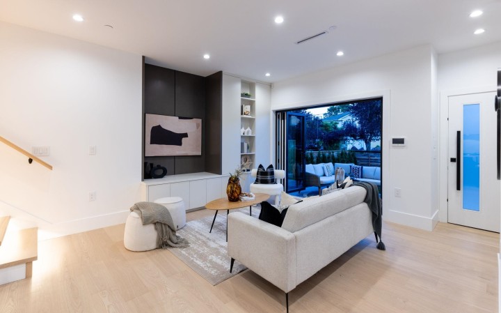 Photo 9 at #1 - 1079 E 14th Avenue, Mount Pleasant VE, Vancouver East