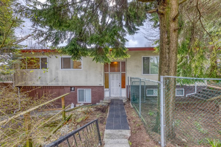 Photo 1 at 3302 E 5th Avenue, Renfrew VE, Vancouver East