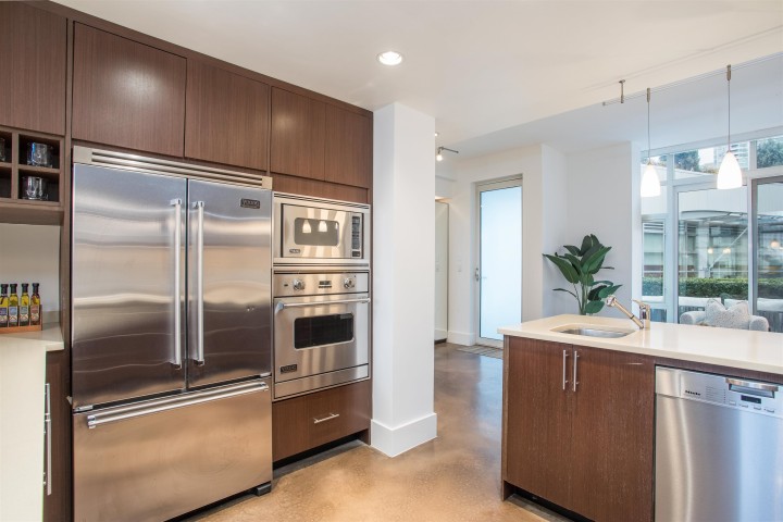 Photo 9 at THA - 1199 Marinaside Crescent, Yaletown, Vancouver West