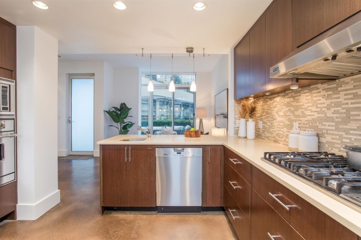 Photo 8 at THA - 1199 Marinaside Crescent, Yaletown, Vancouver West