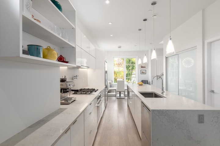 Photo 9 at 220 E 40th Avenue, Main, Vancouver East