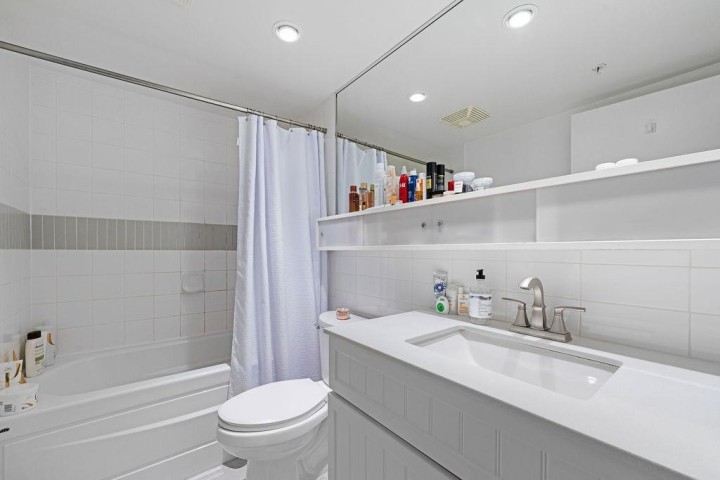 Photo 16 at 1006 - 939 Expo Boulevard, Yaletown, Vancouver West