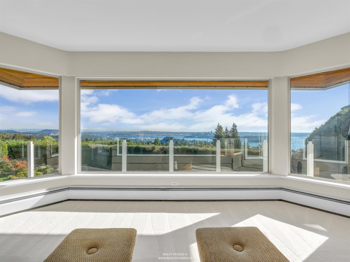 Photo 4 at 1331 Chartwell Drive, Chartwell, West Vancouver