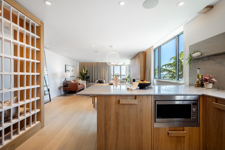 Photo 6 at 502 - 2090 Argyle Avenue, Dundarave, West Vancouver