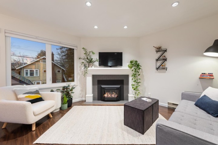 Photo 2 at 103 W 15th Avenue, Mount Pleasant VW, Vancouver West