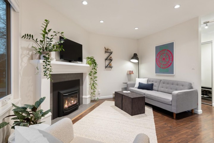 Photo 3 at 103 W 15th Avenue, Mount Pleasant VW, Vancouver West